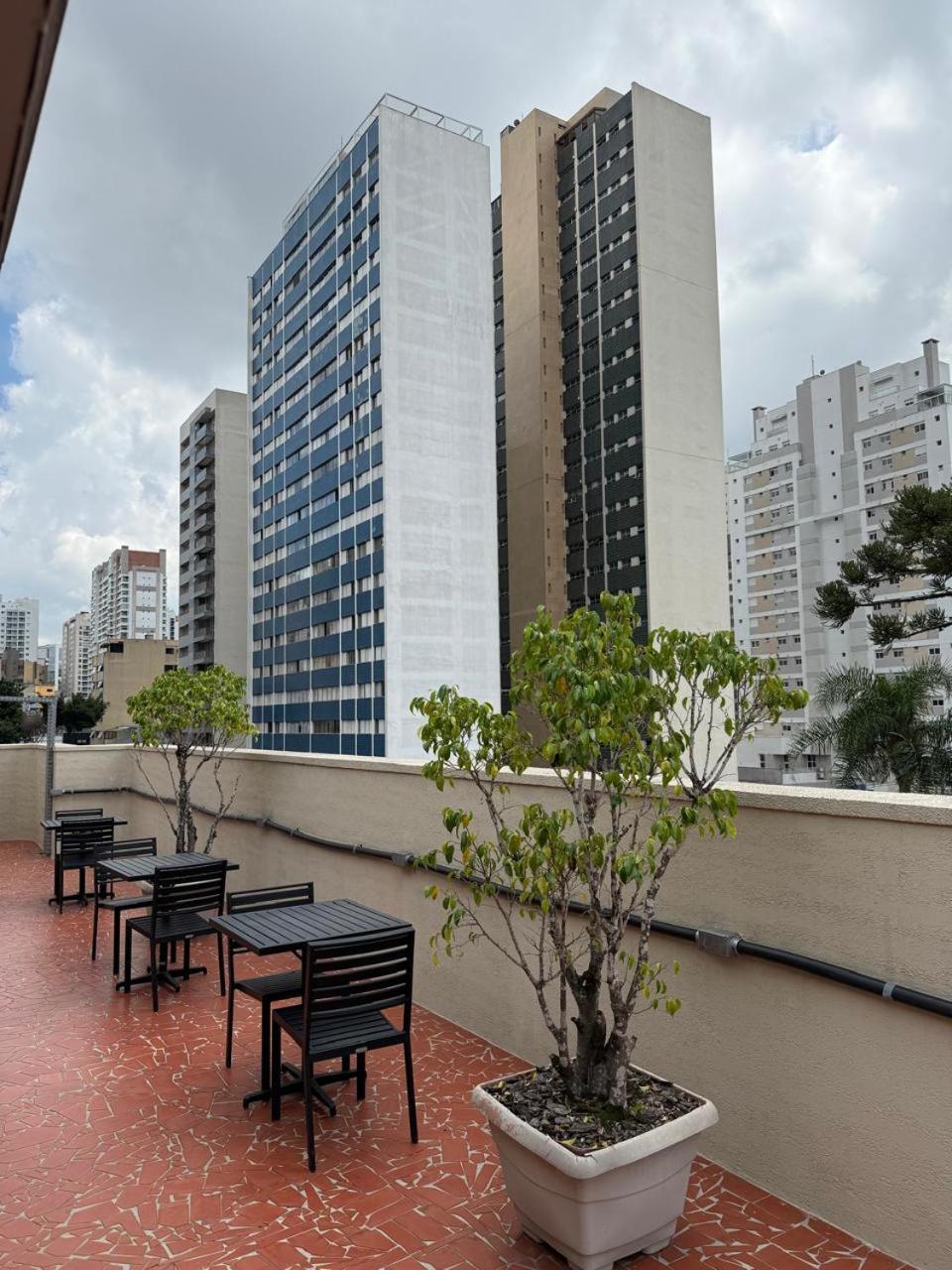Esquina Batel - Hotel Economico Curitiba Esterno foto